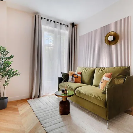 Cosy With Ac- Near Eiffel Tower